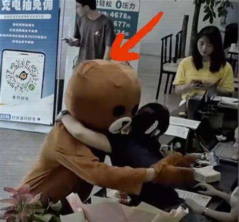 Runaway China daughter shocked by ‘teddy bear’ dad .